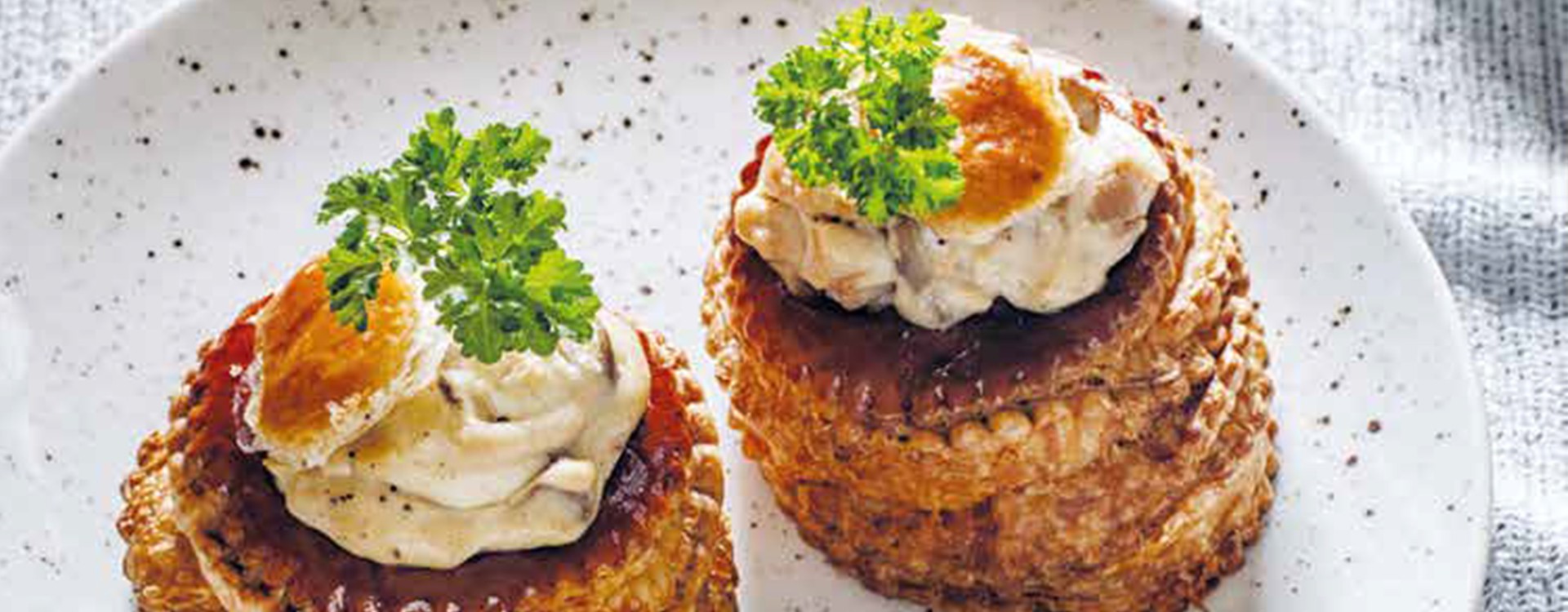 Bouchée à La Reine Au Ris De Veau Et Quenelles Recettes de bouchées à la Reine, Ris de veau, Quenelles